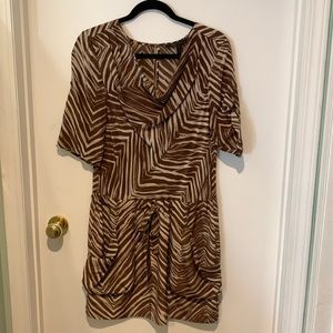 BCBG MAX AZRIA 100% silk brown/cream zebra print dress. Size US S.